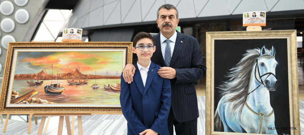 Bakan Tekin, Şehit Polis Hüseyin Gül'ün Oğlu Talha Gül'ün Sergisini Ziyaret Etti