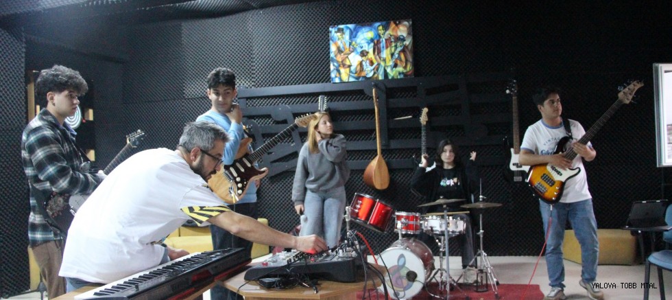 Yalova TOBB MTAL Öğrencilerinden Oluşan Grup “Her Şeye Rağmen” Müzikseverlerle Buluşmaya Hazırlanıyor