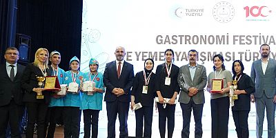 MEB Gastronomi Festivali ve Yemek Yarışması Finali'nde Dereceye Giren Gruplara Ödülleri Verildi